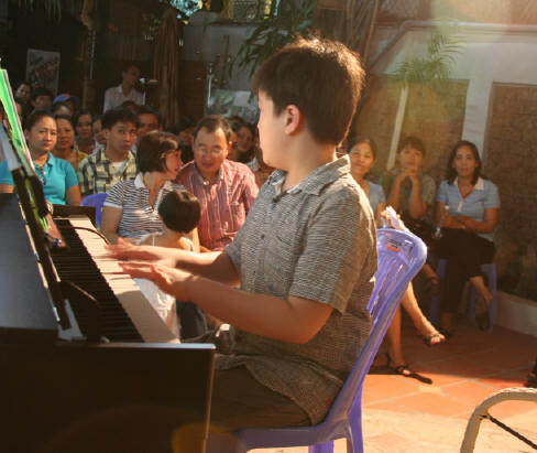 P-bieu-dien-piano.jpg