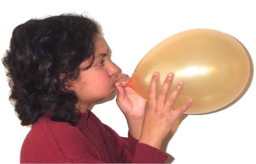 Blowing balloon02.jpg